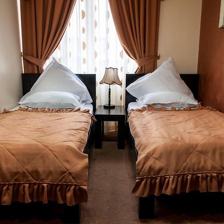 Pensiune Turistica Tosca Bacău Buitenkant foto