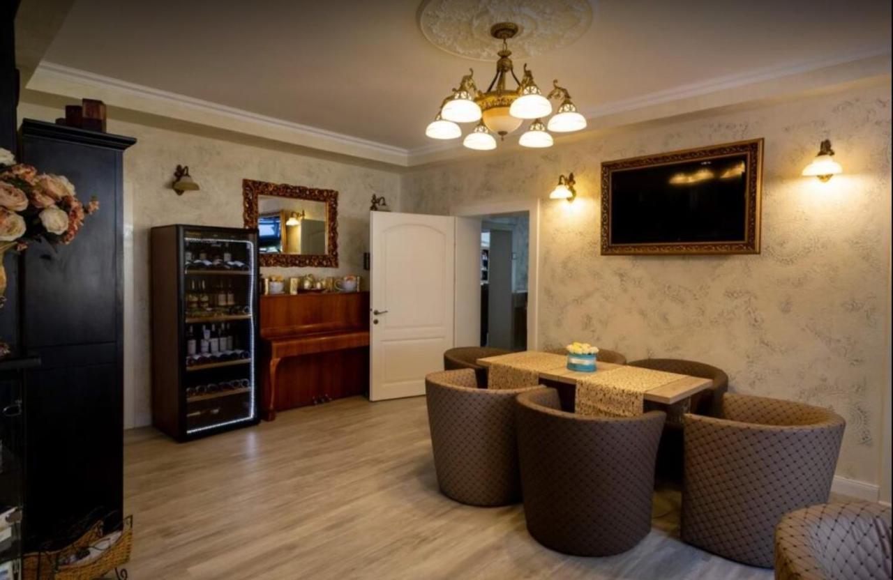 Pensiune Turistica Tosca Bacău Buitenkant foto