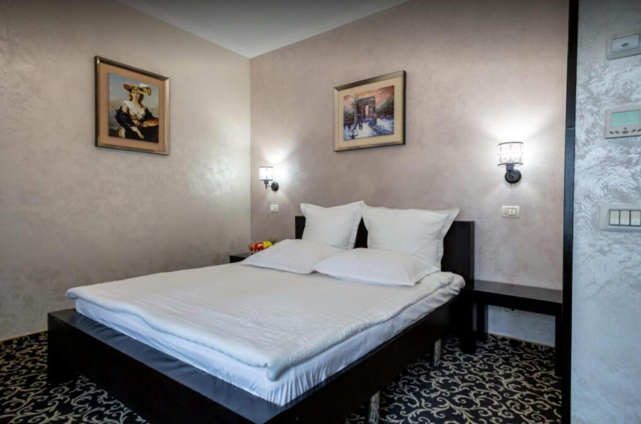 Pensiune Turistica Tosca Bacău Buitenkant foto