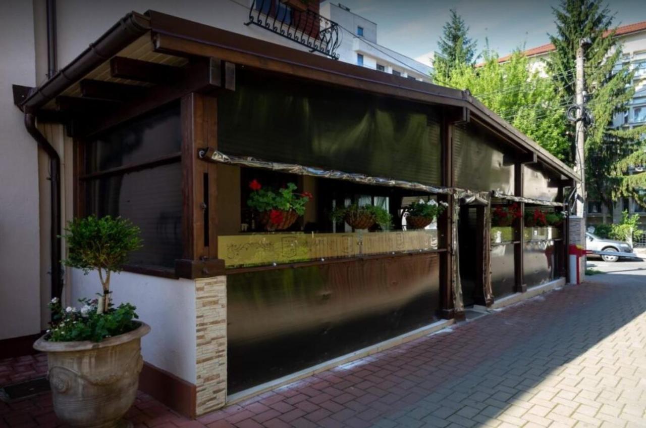 Pensiune Turistica Tosca Bacău Buitenkant foto
